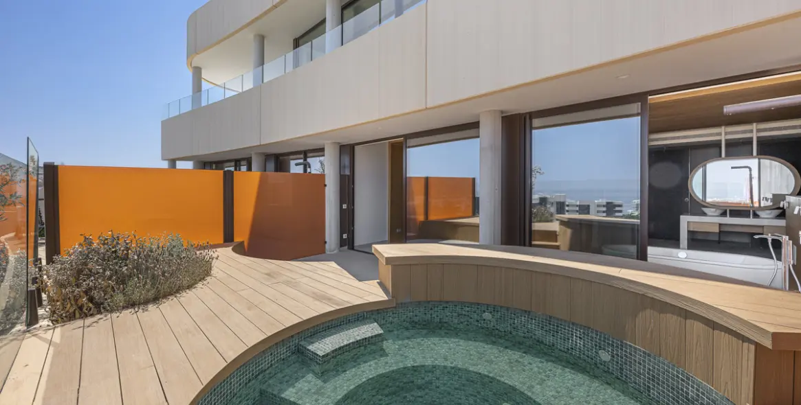 Sale of middle floor apartment in Fuengirola 42