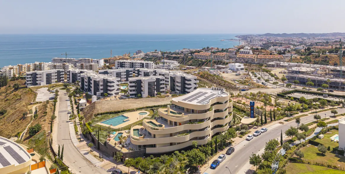 Sale of middle floor apartment in Fuengirola 52