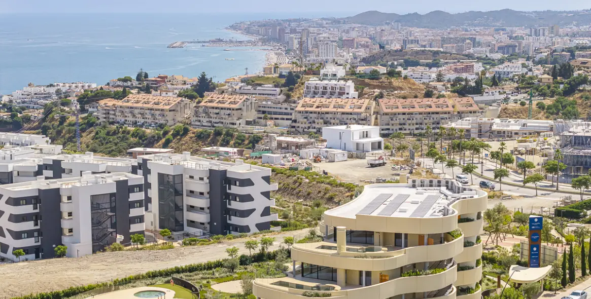 Sale of middle floor apartment in Fuengirola 55