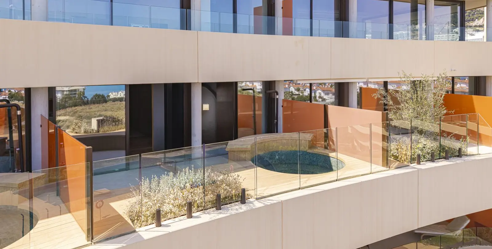 Sale of middle floor apartment in Fuengirola 2