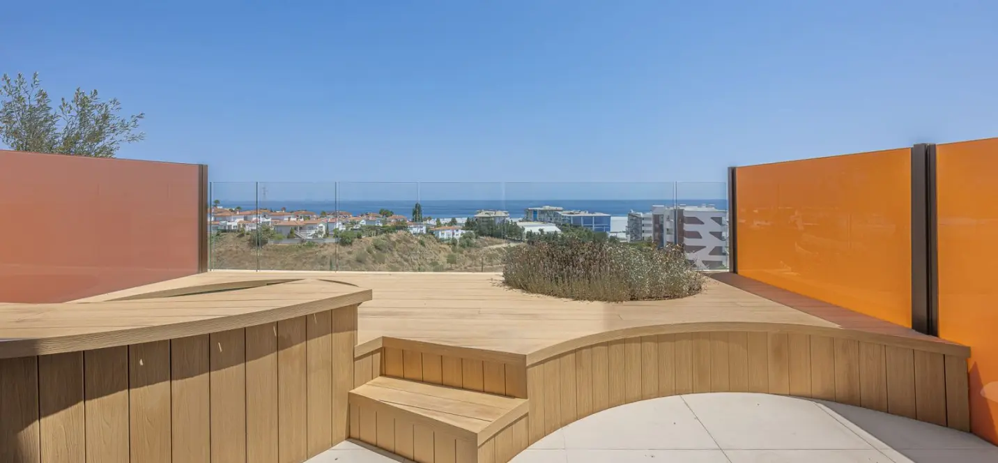 Sale of middle floor apartment in Fuengirola 2