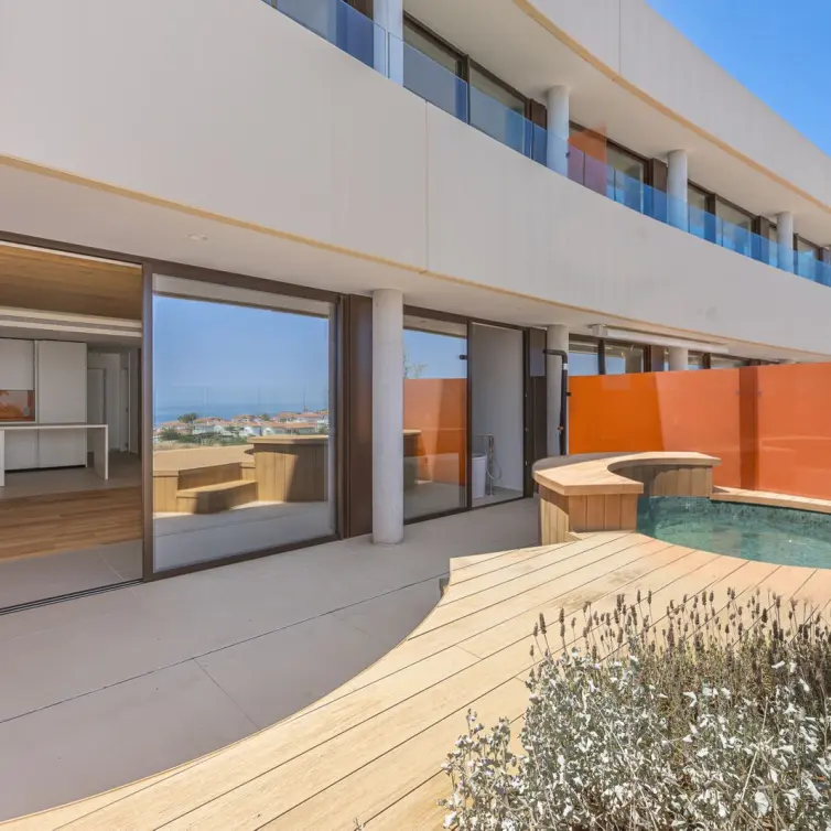 Sale of middle floor apartment in Fuengirola