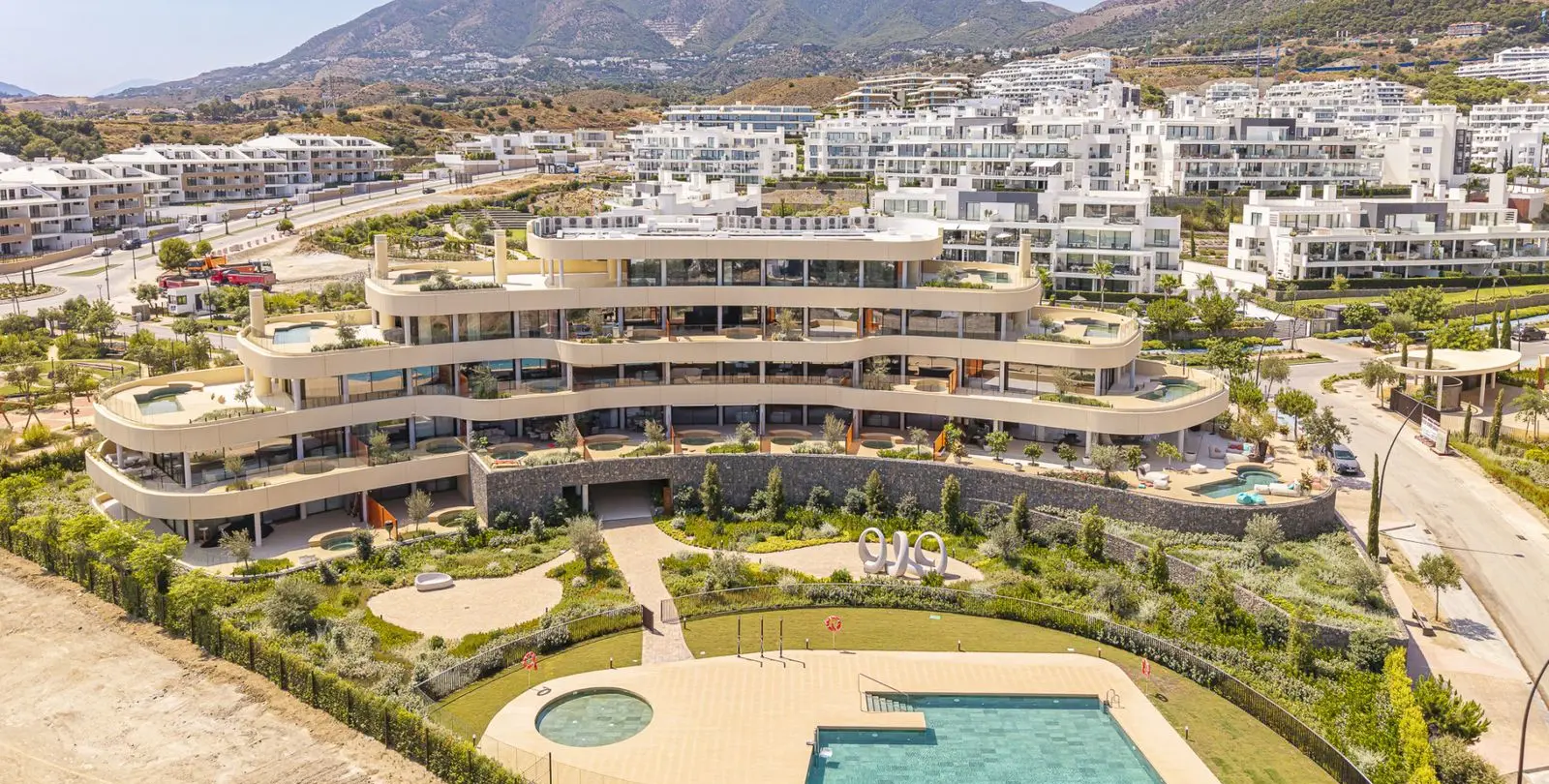 Sale of middle floor apartment in Fuengirola 6