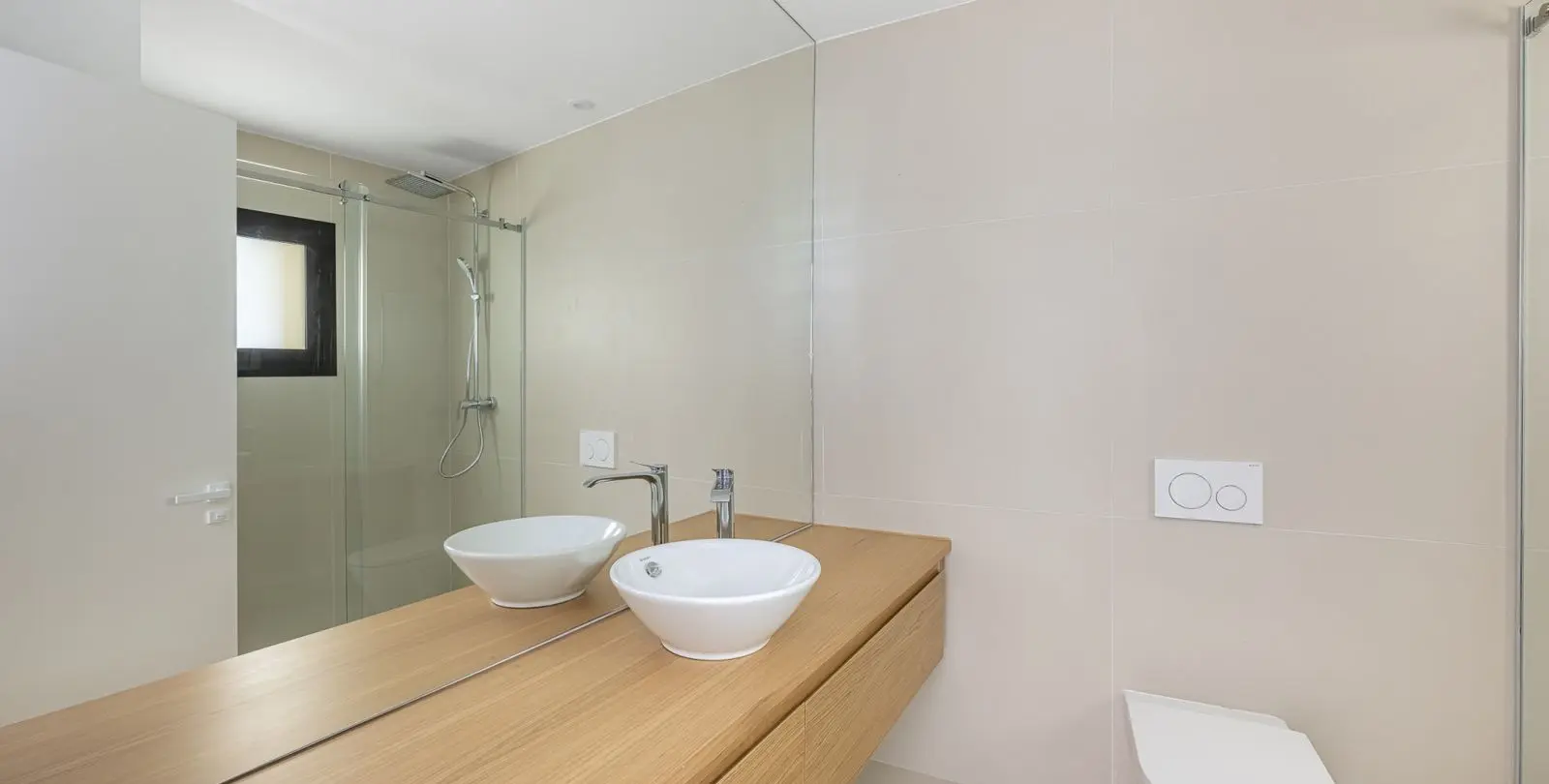 Sale of middle floor apartment in Fuengirola 32