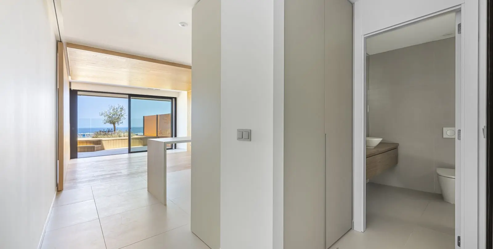 Sale of middle floor apartment in Fuengirola 38