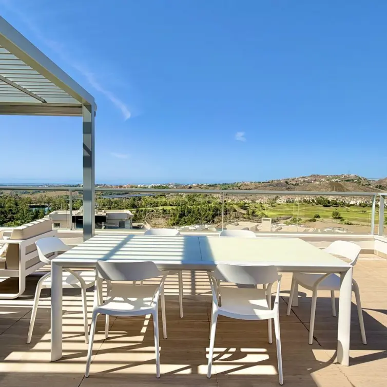 Sale of penthouse in Los Arqueros