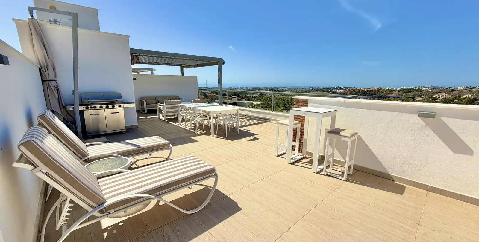 Sale of penthouse in Los Arqueros 3