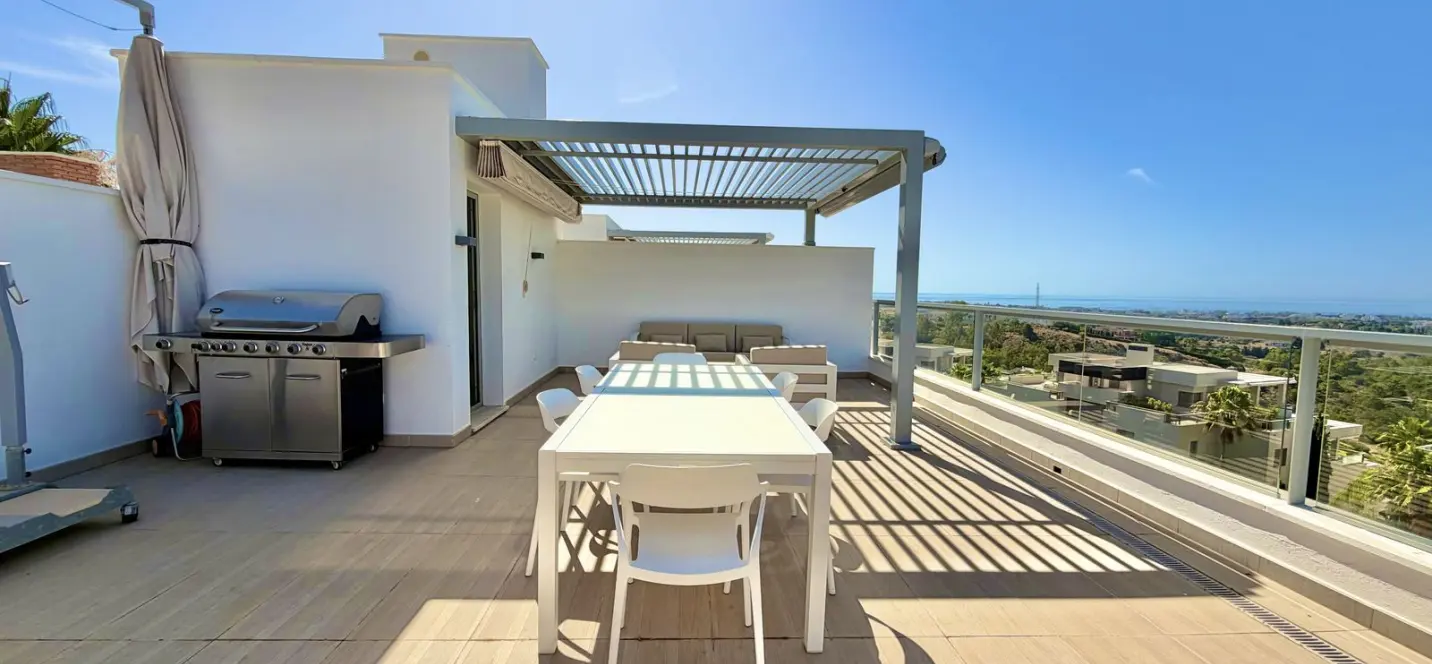 Sale of penthouse in Los Arqueros 3