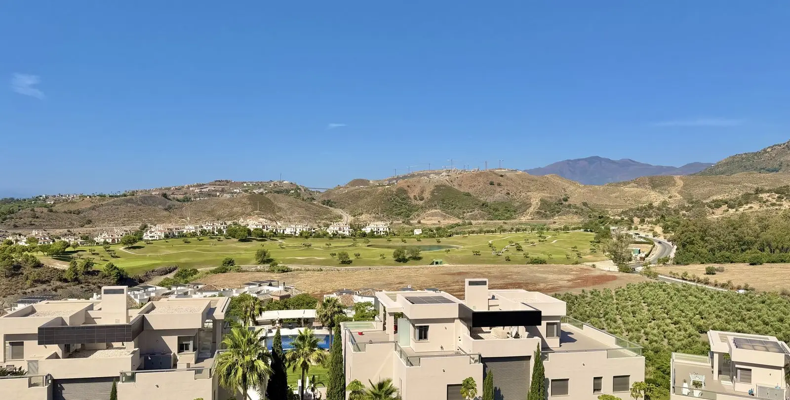 Sale of penthouse in Los Arqueros 6
