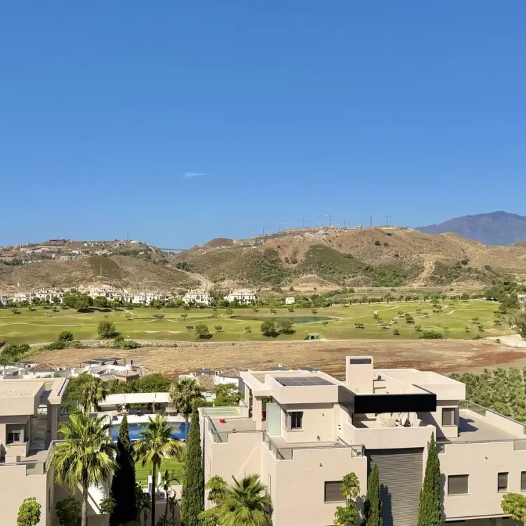 Sale of penthouse in Los Arqueros