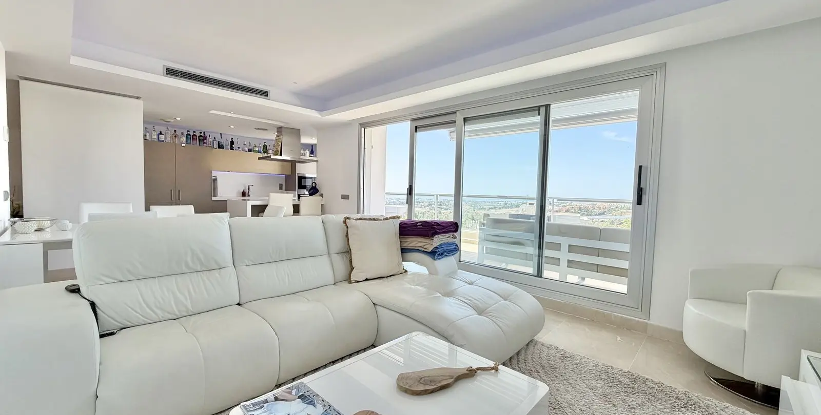 Sale of penthouse in Los Arqueros 10