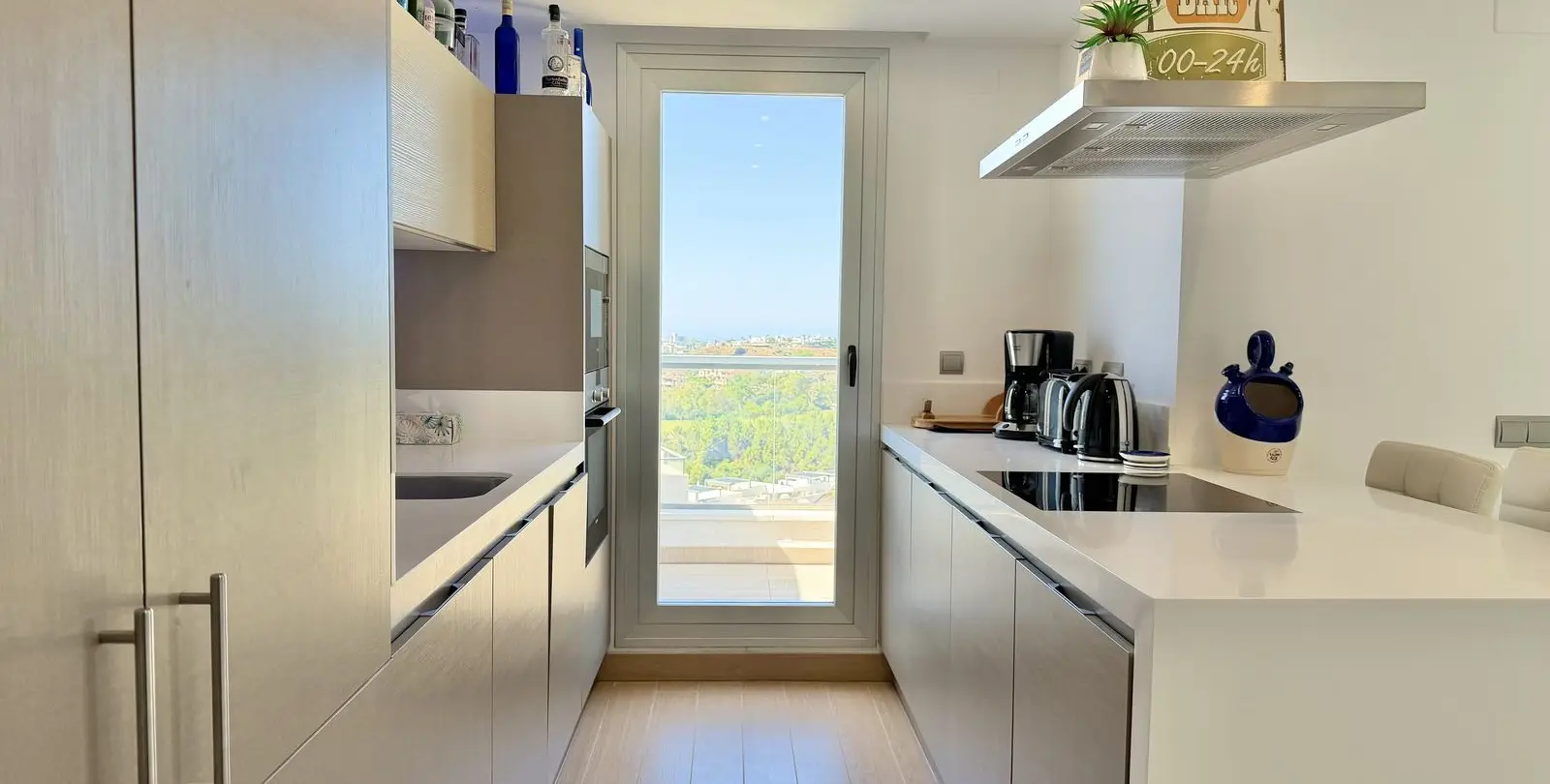 Sale of penthouse in Los Arqueros 12