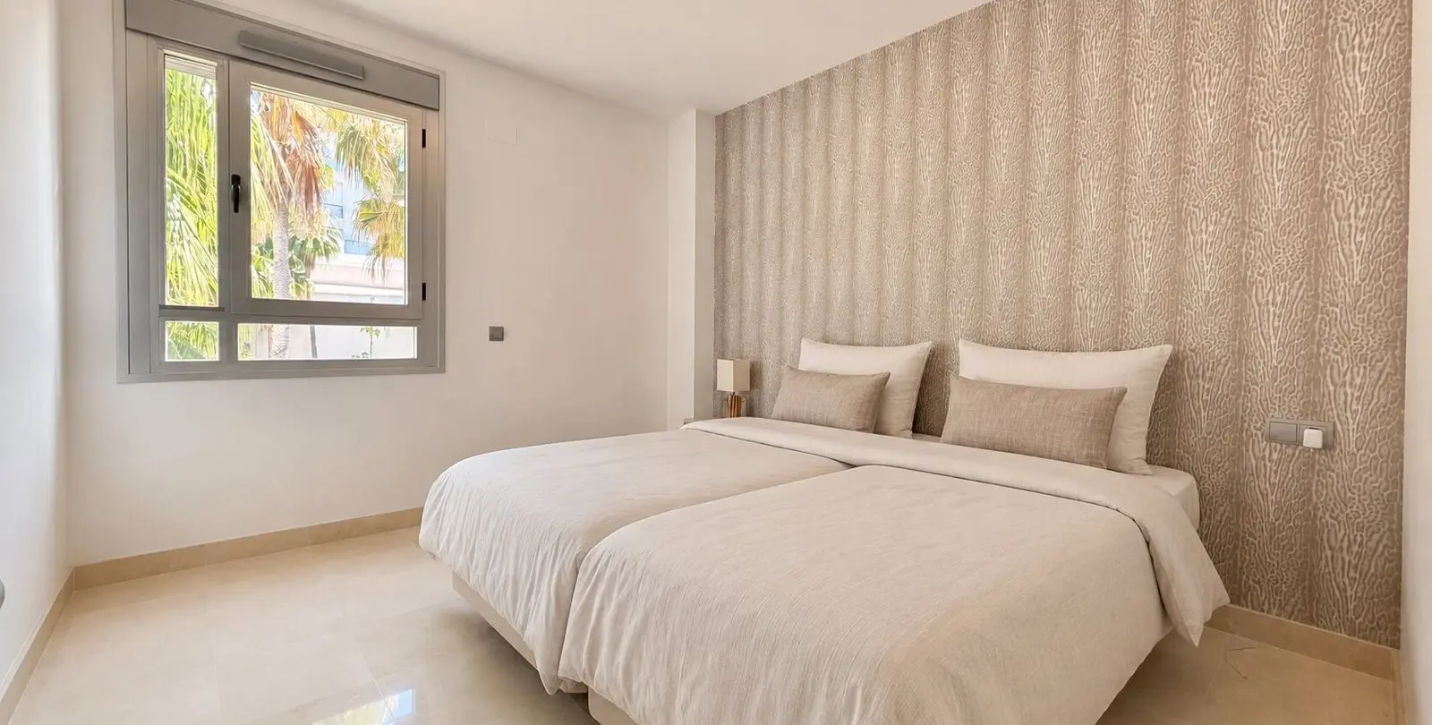 Sale of penthouse in Los Arqueros 17
