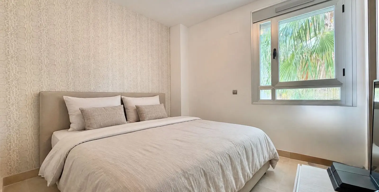 Sale of penthouse in Los Arqueros 19