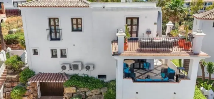 Venta de villa independiente en Selwo 0
