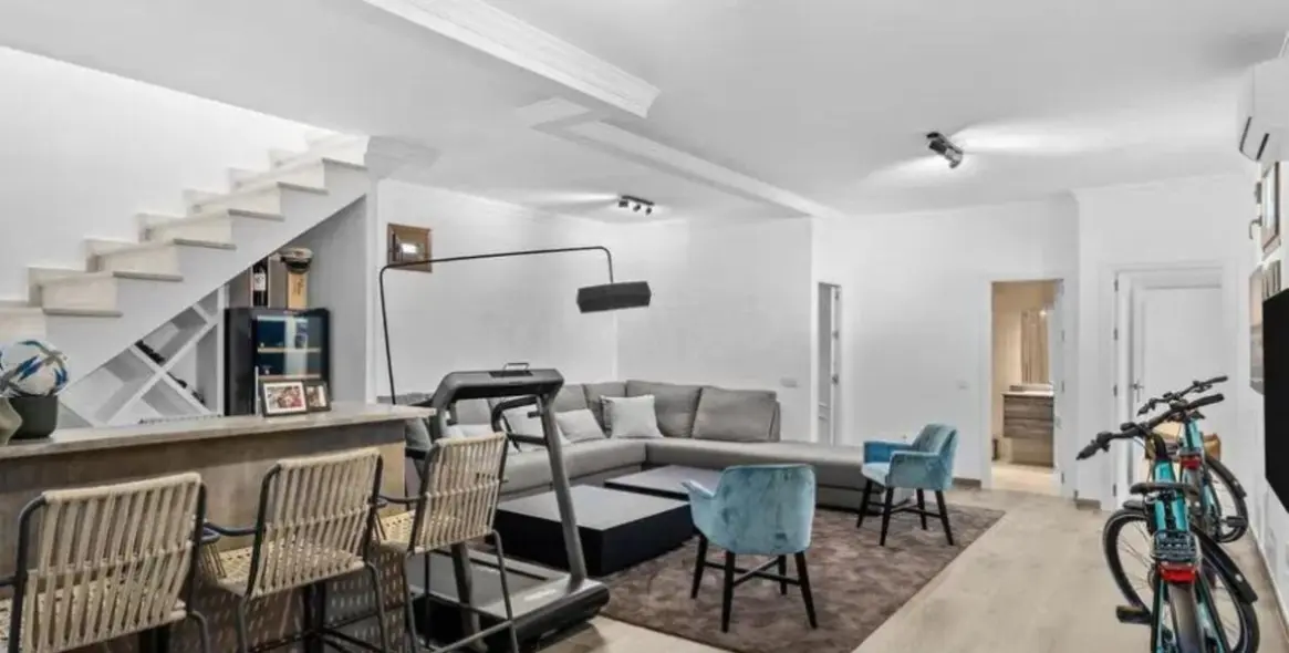Venta de villa independiente en Selwo 3