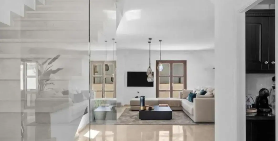 Venta de villa independiente en Selwo 10