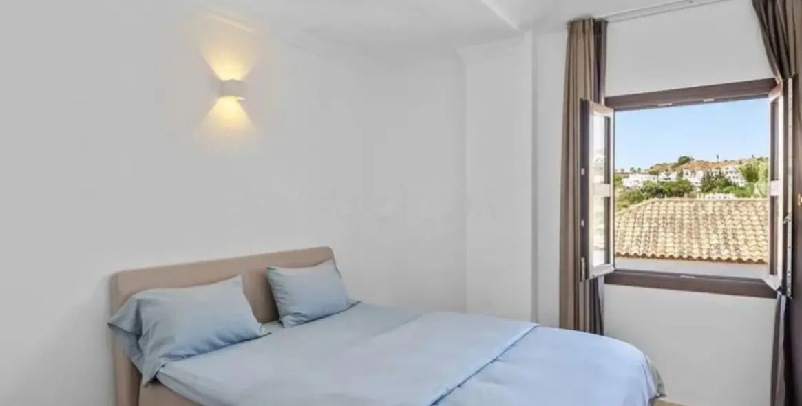 Venta de villa independiente en Selwo 23