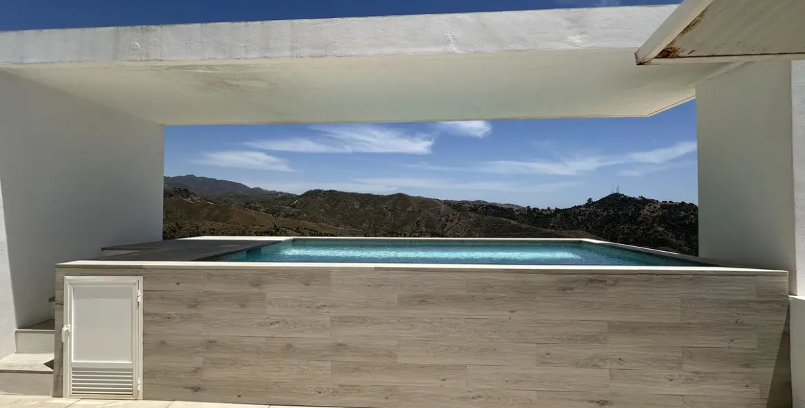 Venta de ático dúplex en Ojén 3