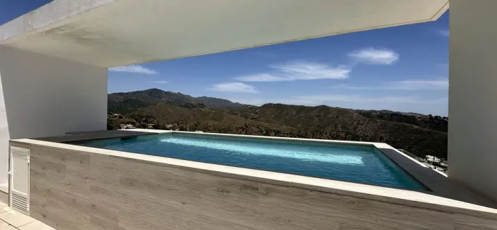 Venta de ático dúplex en Ojén 3