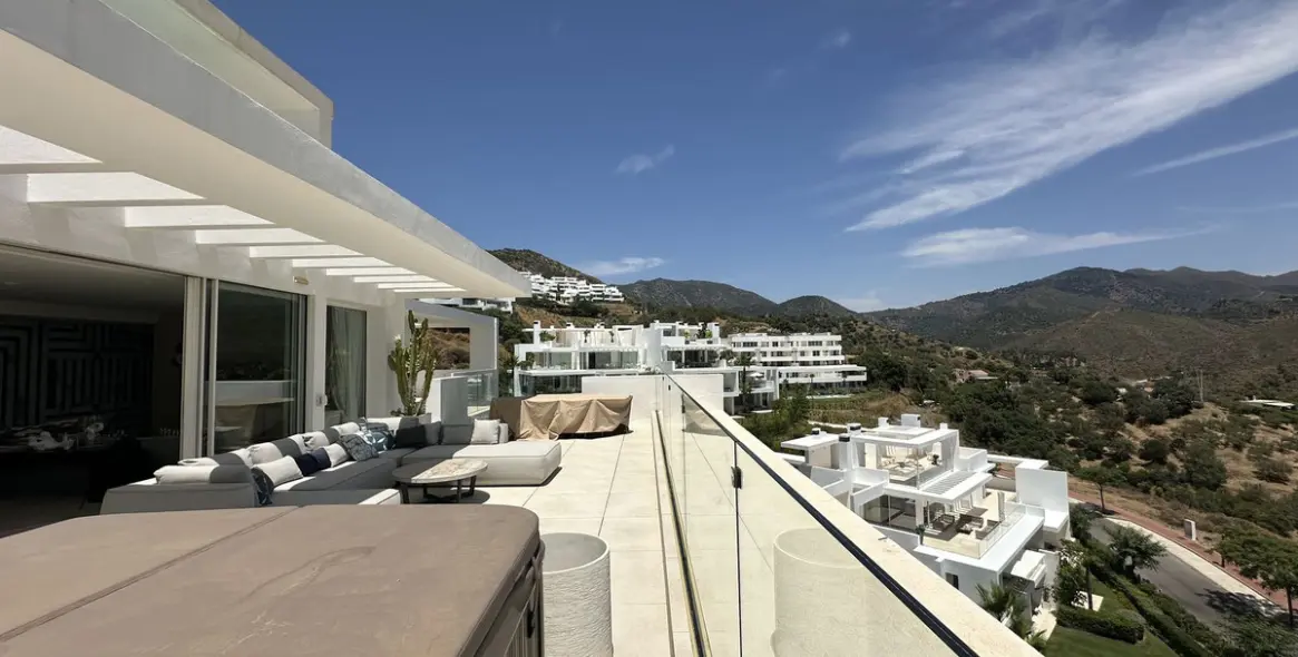 Venta de ático dúplex en Ojén 6