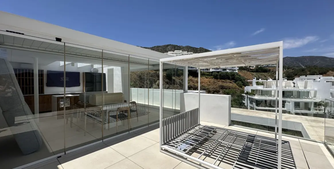 Venta de ático dúplex en Ojén 10