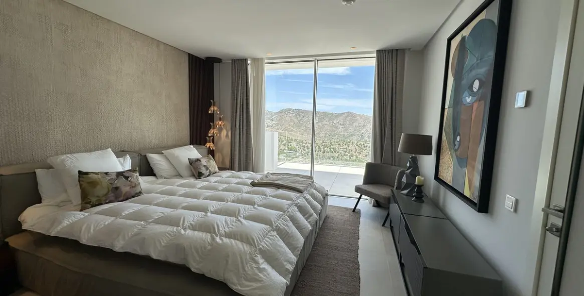 Venta de ático dúplex en Ojén 21