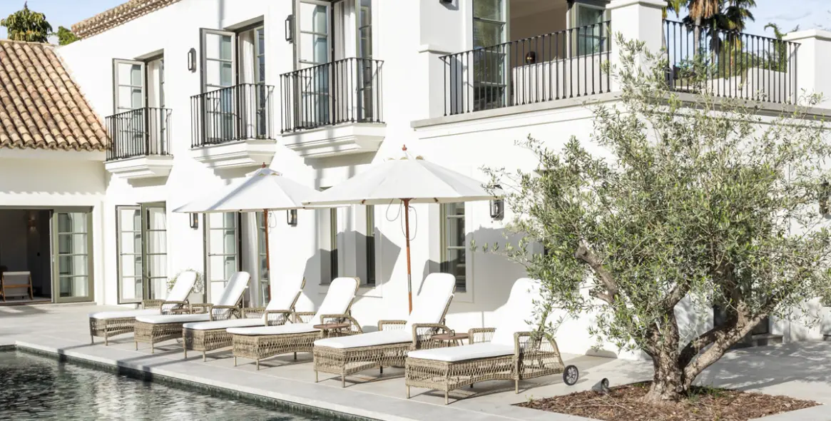 Venta de villa independiente en Nueva Andalucía 1