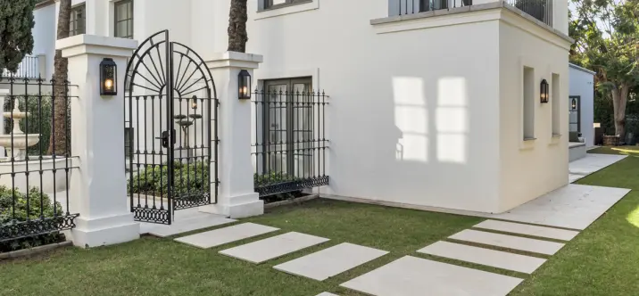 Venta de villa independiente en Nueva Andalucía 2