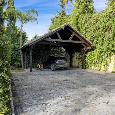 Venta de villa independiente en Nueva Andalucía