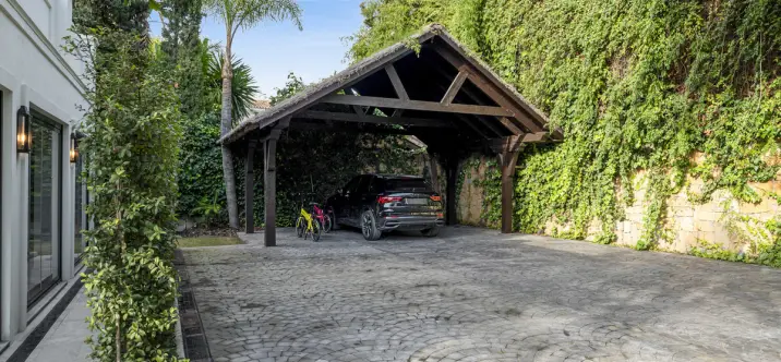 Venta de villa independiente en Nueva Andalucía 4