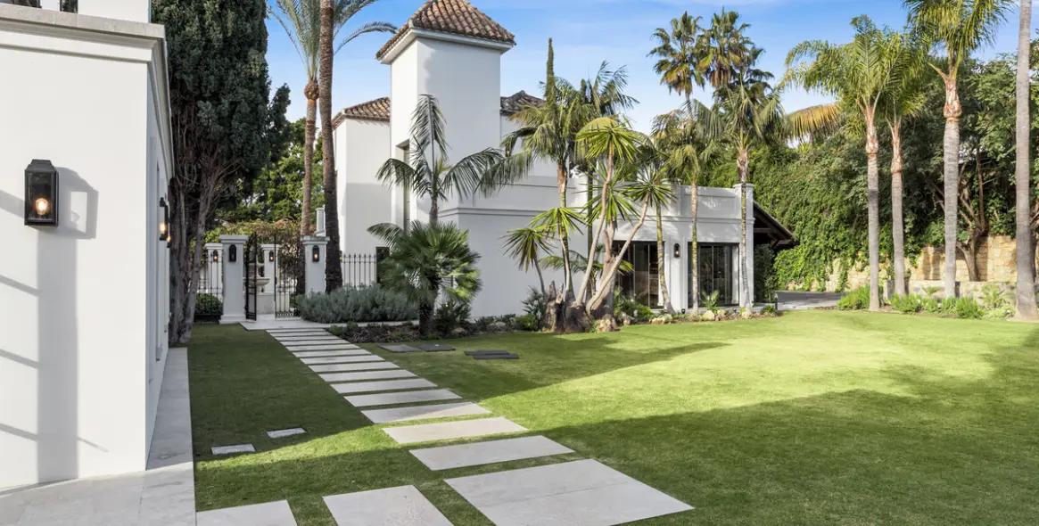 Venta de villa independiente en Nueva Andalucía 6