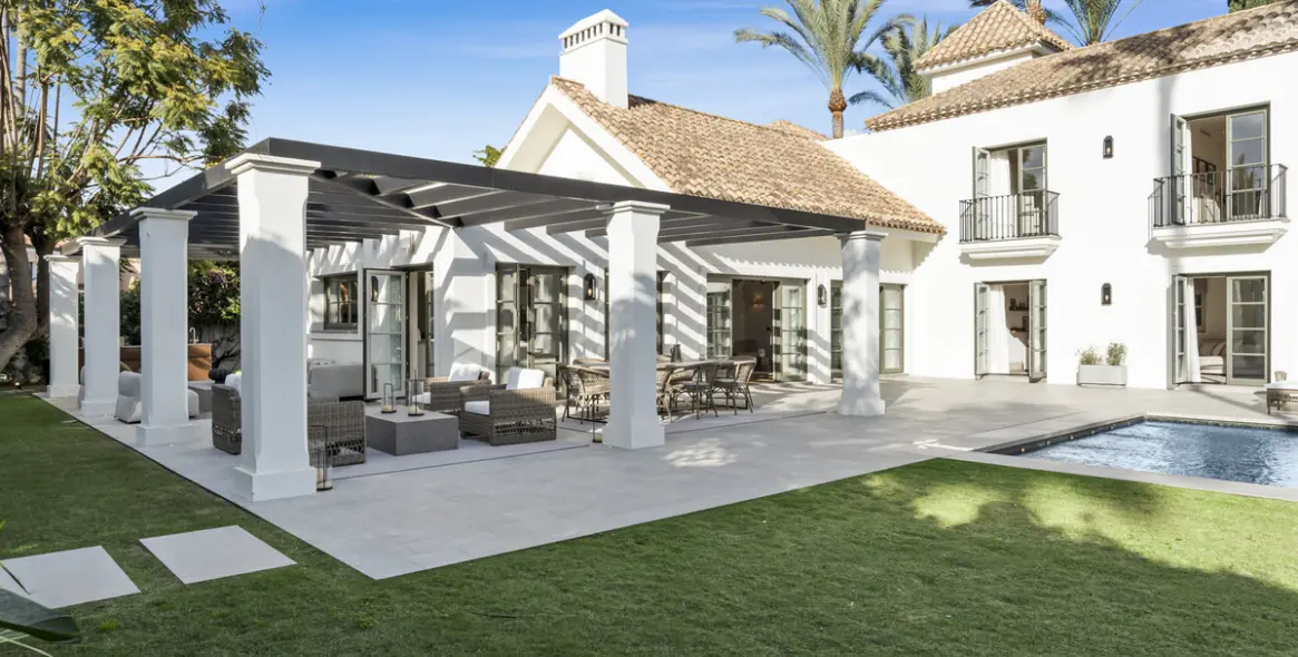 Venta de villa independiente en Nueva Andalucía 8