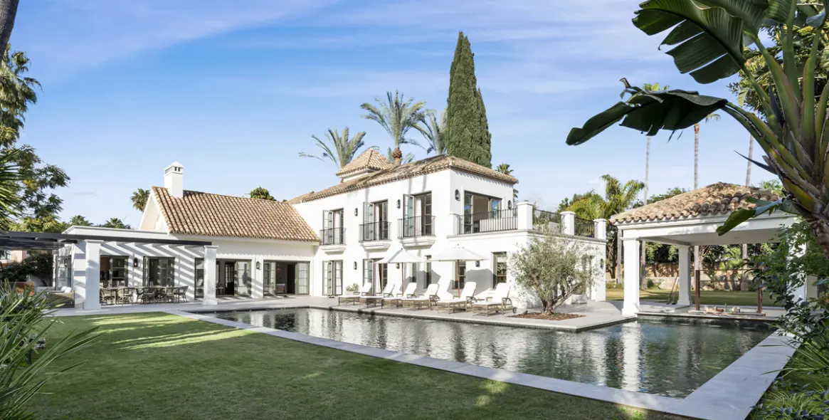 Venta de villa independiente en Nueva Andalucía 9