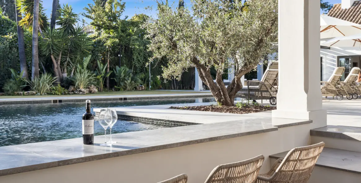 Venta de villa independiente en Nueva Andalucía 13