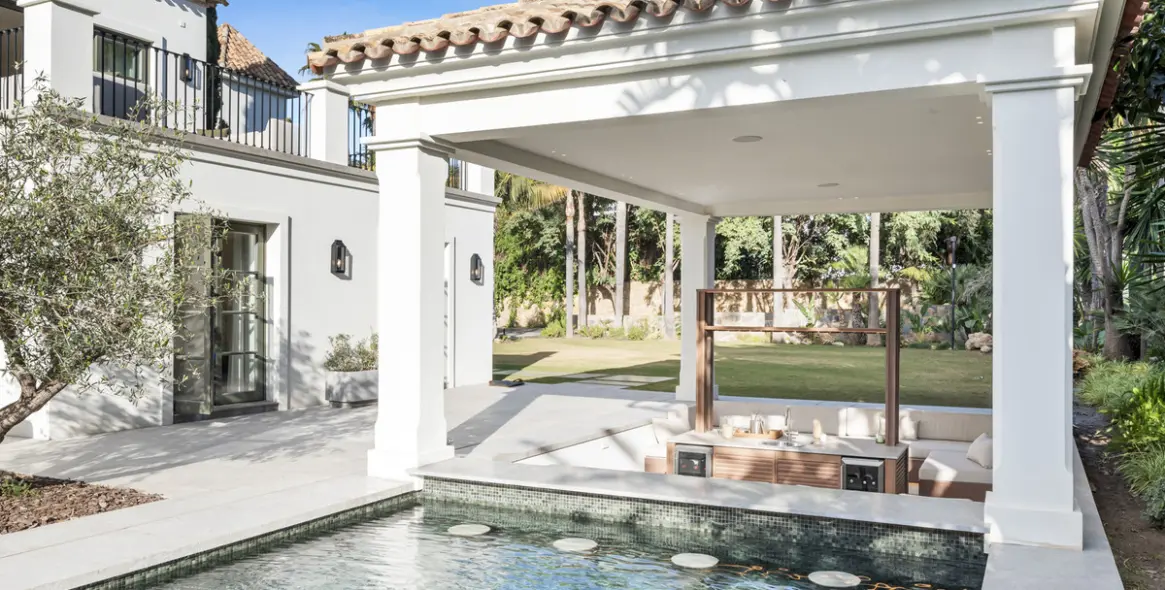 Venta de villa independiente en Nueva Andalucía 14