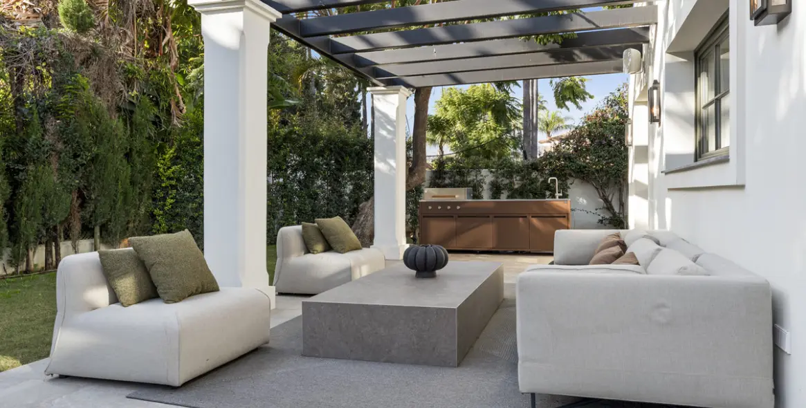 Venta de villa independiente en Nueva Andalucía 18