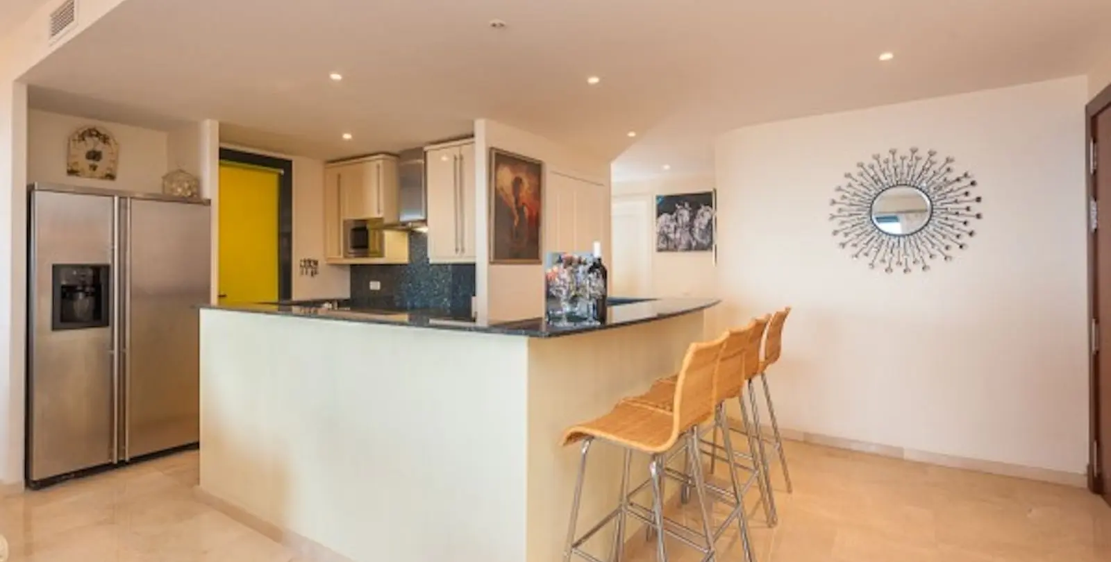 Sale of middle floor apartment in Calahonda 13