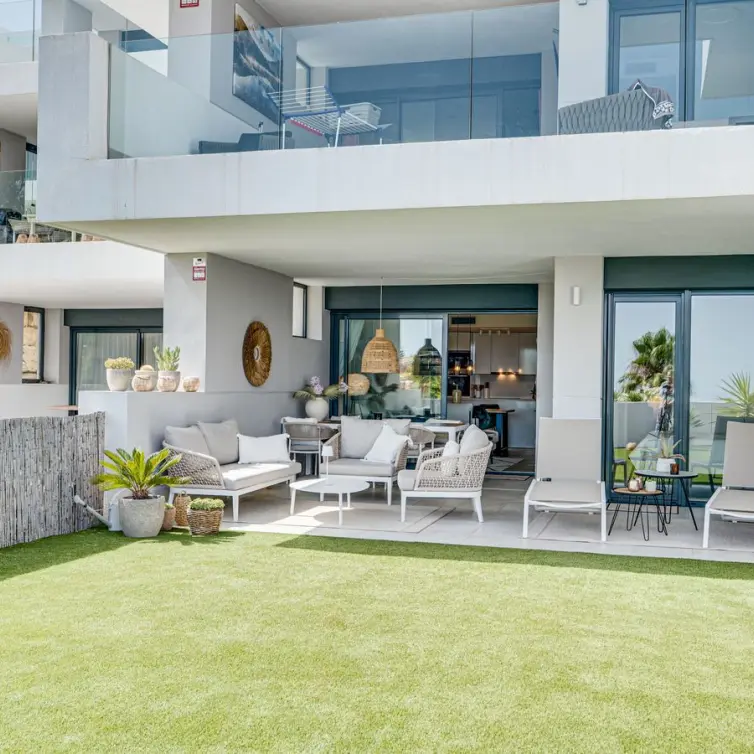 Venta de apartamento en planta baja en Manilva