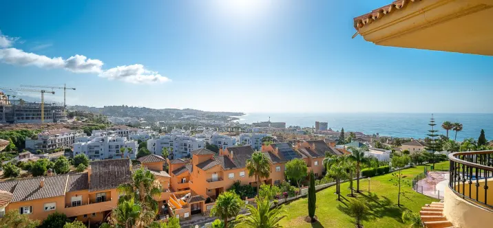 Sale of middle floor apartment in La Cala de Mijas 0