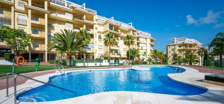 Sale of middle floor apartment in La Cala de Mijas 1