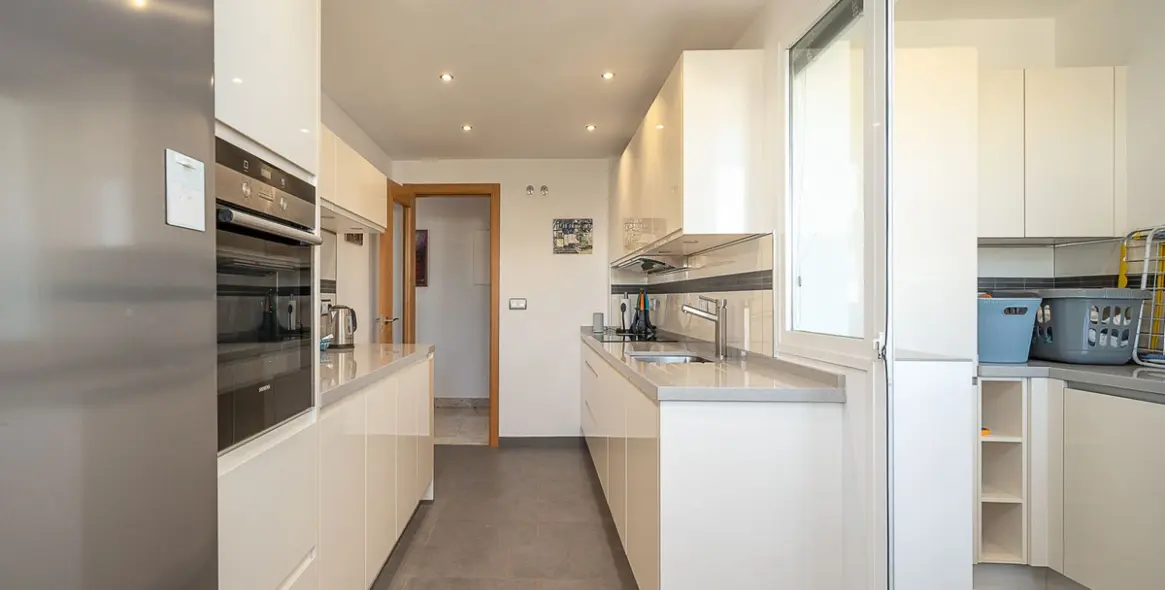 Sale of middle floor apartment in La Cala de Mijas 11