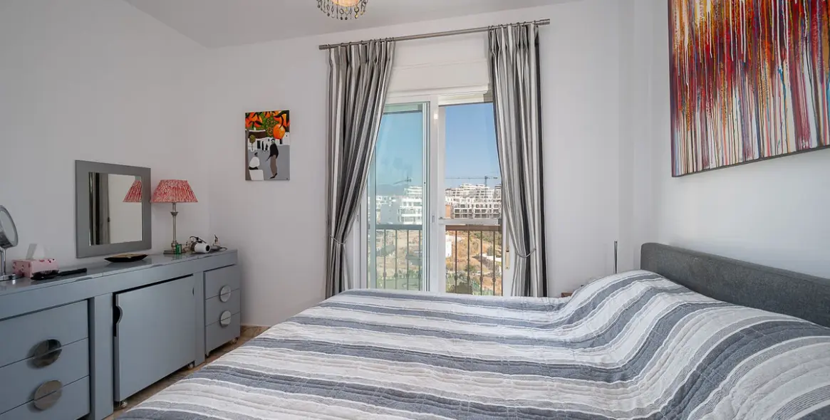 Sale of middle floor apartment in La Cala de Mijas 16