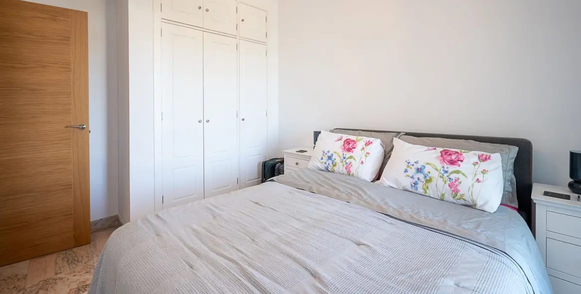 Sale of middle floor apartment in La Cala de Mijas 20