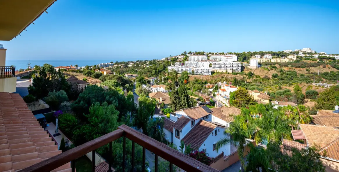 Sale of middle floor apartment in La Cala de Mijas 22