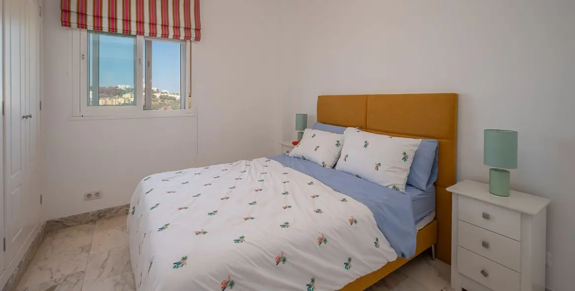 Sale of middle floor apartment in La Cala de Mijas 23