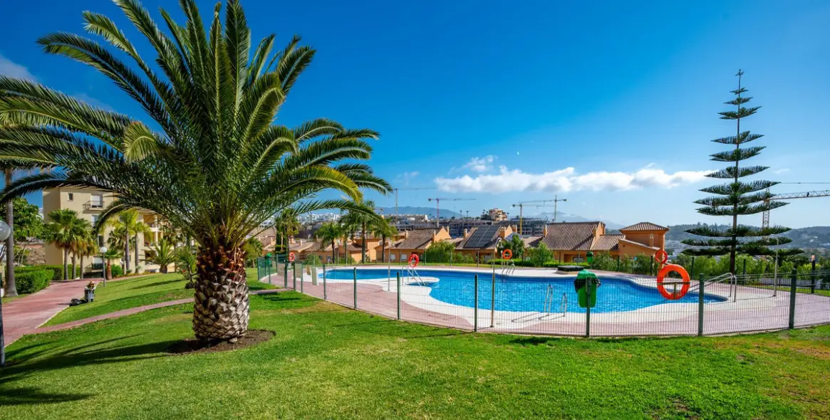 Sale of middle floor apartment in La Cala de Mijas 29