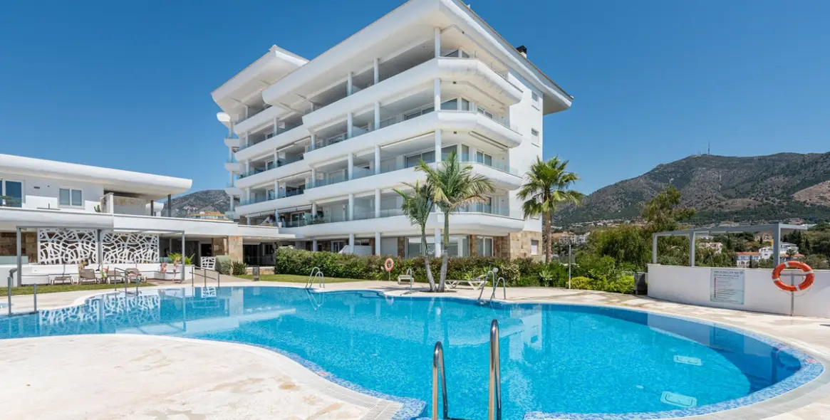 Sale of ground floor apartment in Fuengirola 2