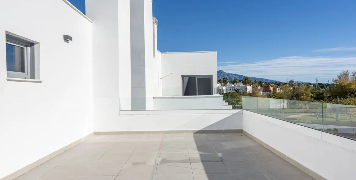 Sale of penthouse duplex in Bel Air 5