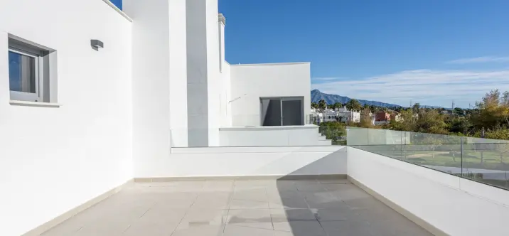 Sale of penthouse duplex in Bel Air 4